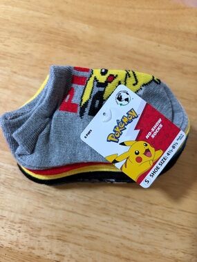 Pokemon Low-Cut Pikachu Socks - Gray, Yellow, Red, Black